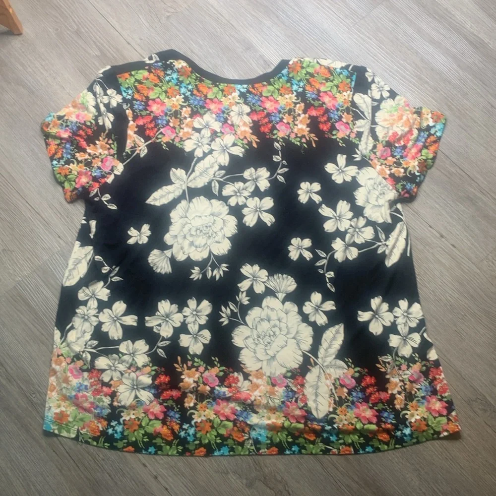 Johnny Was Redland Favorite Bamboo Stretch Knit Floral Print V-Neck Teeshirt XXL - Picture 8 of 12